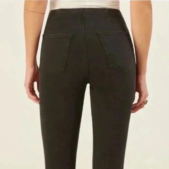 Reformation Black Stone Washed Niki Jeans in Argentina - Picture 7 of 10